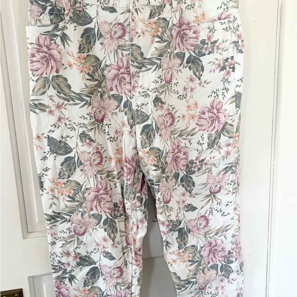 Gloria Vanderbilt Floral Print Capri Pants